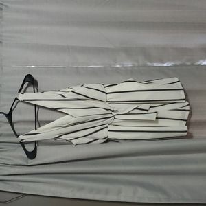 Lily Rose Romper Size L